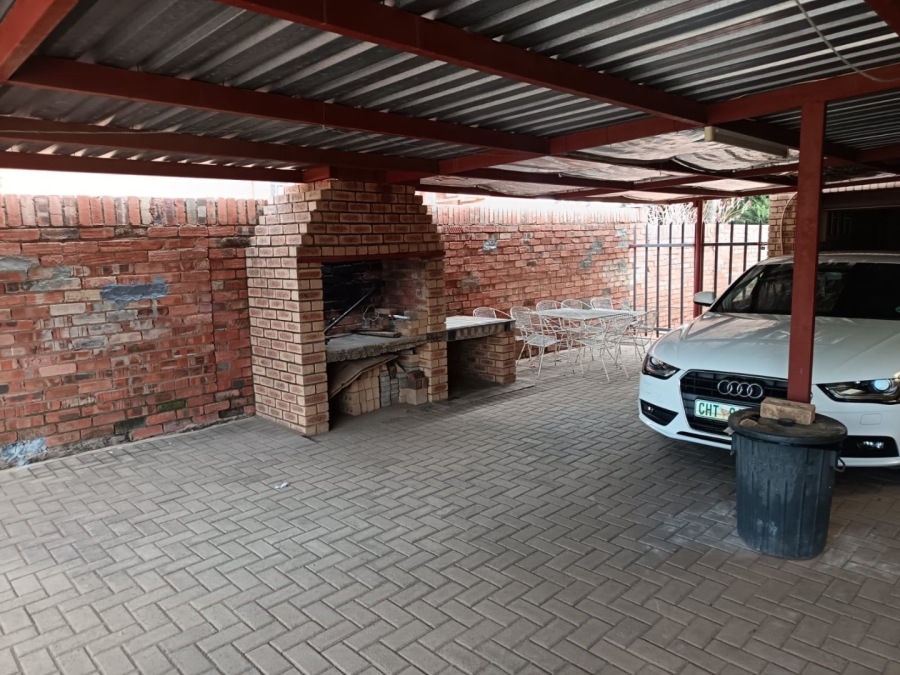 3 Bedroom Property for Sale in Roodepan Northern Cape